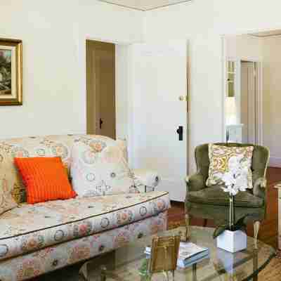 The Down Town House - Charming Bungalow In San Luis Obispo - Private parking! Others