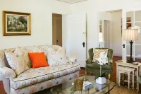 The Down Town House - Charming Bungalow In San Luis Obispo - Private parking!