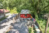 5 Min 2 Downtown Asheville w/Hot Tub!