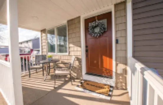 KING Master En-Suite- BRAND NEW Home- Buffalo's Best Kept Secret!