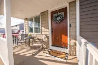 KING Master En-Suite- BRAND NEW Home- Buffalo's Best Kept Secret!