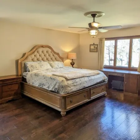 Cozy 3-bedroom lakefront cottage in beautiful Clemson, SC
