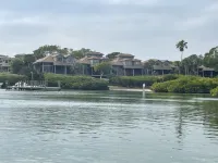 Quiet, clean townhouse.  Relaxing winner. Harbor view, short Gulf walk…