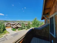 Large 4 bedroom home in Grand Park / Free Shuttle / Fireplace / Grill