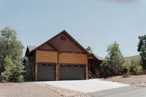 Luxurious & Spacious Family Mountain Retreat in Big Bear with Game & Movie Rooms