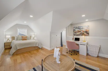 Palmer Square 2BR w/ Parking Отели рядом с достопримечательностью «Художественный музей Принстонского университета»