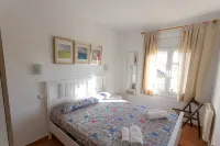 L'escala: Apartment AT THE SEASIDE