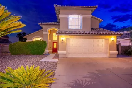 Saguaro Spa Retreat: Heated Pool, Spa, Golf, Pool Table, Massage Chair,Sleeps 14 Отели рядом с достопримечательностью «Commemorative Air Force Museum»