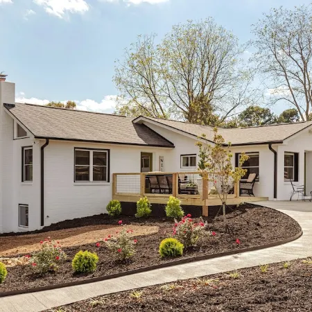 Newly renovated, convenient to area attractions yet very serene