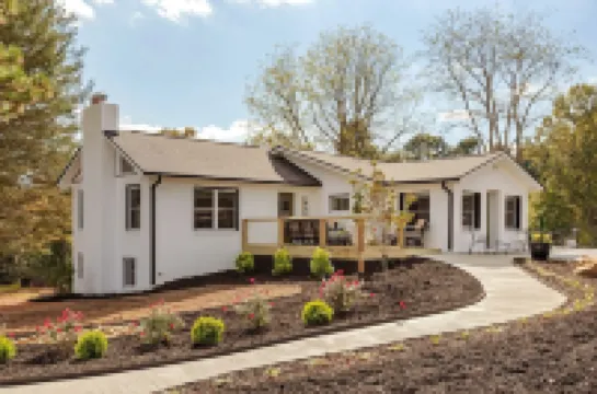 Newly renovated, convenient to area attractions yet very serene