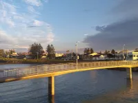 'LITTLE LAKE LODGE' - on Warilla Beach / Little Lake