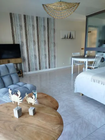 Remarkable residence facing the wonderful Bay of Douarnenez! Отели в г. Дуарнене