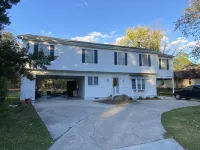 Walk to Beach and Restaurants! 8Br and 3BA. Pets Welcome. Sleeps 16. Incredible!