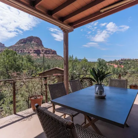 Red Rock View, Hot Tub, 3914sqft & Ms. Pac-Man: Pet-Friendly