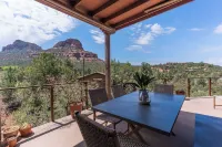 Red Rock View, Hot Tub, 3914sqft & Ms. Pac-Man: Pet-Friendly