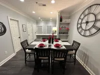 Georgia Dawg House! Game weekend, business travel, this condo has it all!