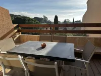 Flat for 6 people with air conditioning, St Clair Le LAVANDOU, renovated in 2023