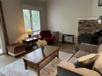 Experience lake life! Beautiful, light-filled Grantham condo near Lake Sunapee