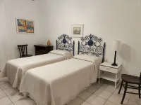 House "Il Glicine", Maison de Charme Hotels in Orosei