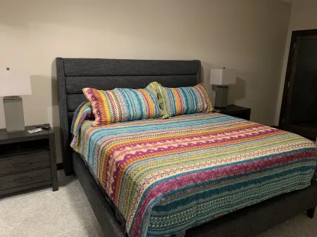 Direct Lakeside View, 3 Bed, 2 Bath Condo at Bridges Bay