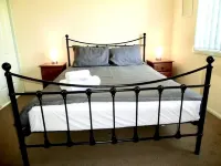 'Avalon' - Small group or family getaway