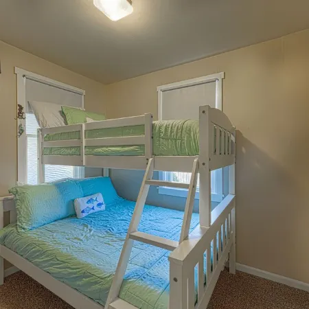 MERMAID COTTAGE - 3 MINUTE WALK TO BEACH - VERY CHARMING & CLEAN!