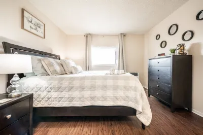 ❤Cozy in the Springs! 2 BR, Kitchen. 5 Guests!❤