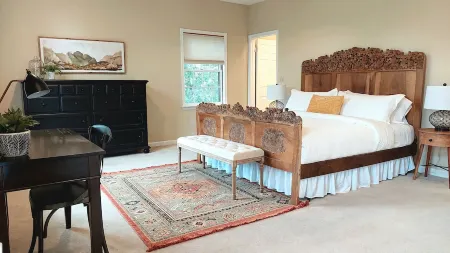 Cheerful 5-Bdrm Home  | Huge Fenced Yard  | Kid-Pet Friendly  | Near it all!