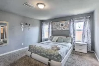 Luxury Modern Home w/Coffee bar and more. Sleeps 8 guests! Hotels in Lancaster