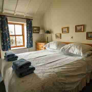 Detached Stone Cottage with a Private Indoor Pool (Not Shared) Rooms