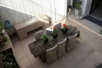 ARCHITECTURAL 4 LEVEL ST KILDA HOME