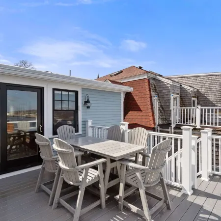 Rare Waterfront Luxury Penthouse Bearskin Neck