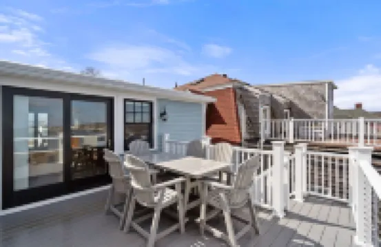 Rare Waterfront Luxury Penthouse Bearskin Neck
