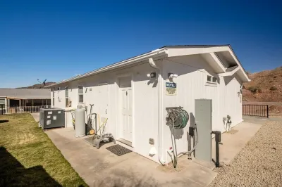 @@@BRAND NEW HOME BEST AMENITIES IN PARKER@@@ AMAZING VIEWS FULLY STOCKED HOME Các khách sạn gần Sông Colorado