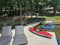 Blue Heron Guest House on Lake Harding Hot Tub & Kayaks