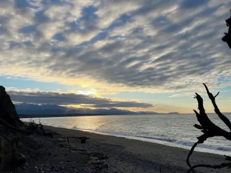Dungeness Bay Hideaway Отели рядом с достопримечательностью «Нью Дангенесс Лайтхаус»