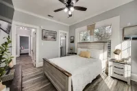 Beautiful 1930s Mineral Wells Home, Near Downtown! Hotels near HighRidge Church Mineral Wells