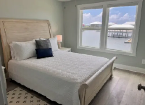 Escape to Pelican's Perch on Mobile Bay w/ Beach & Pier! Great Golfing Nearby!