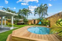 Private Resort!! Sauna, Pool, Cold Plunge, Hot Tub, Tiki Bar, Theater, Games