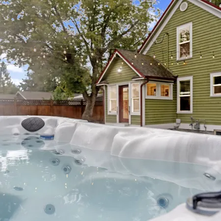 Lux Kalispell Farmhouse w/ Large Hot Tub