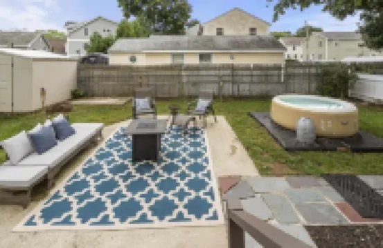 Close to Beach! Pool, Hot Tub, Firepit in Patio area & Deck.