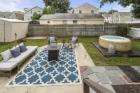 Close to Beach! Pool, Hot Tub, Firepit in Patio area & Deck.