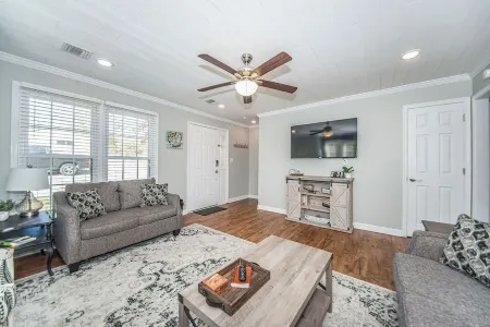 Cozy 2 bedroom Townhome in Spartanburg, SC
