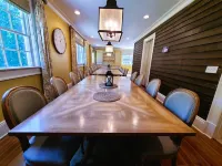 Oversized Country house, Quiet Retreat & Gathering space ~NEW !!!