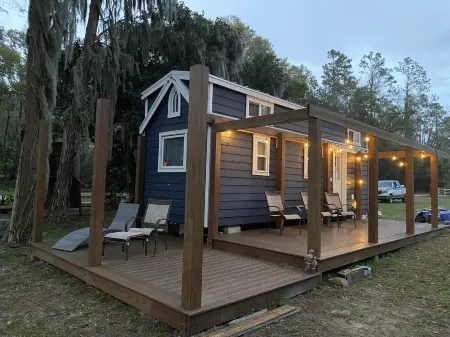 Relaxing Lakefront Farm Tiny Home