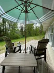 Pennsy Ridge Hideaway: Relax in our centrally-located wooded retreat w/ hot tub