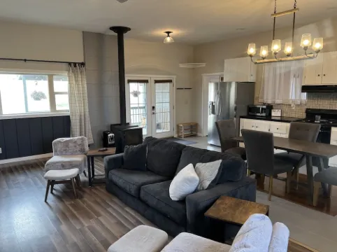 Guesthouse Farm Stay Near the Madison River!