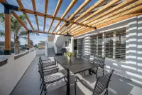 Steps Away From Pismo Beach with Poker/Foosball Table/EV Charger/BBQ grill