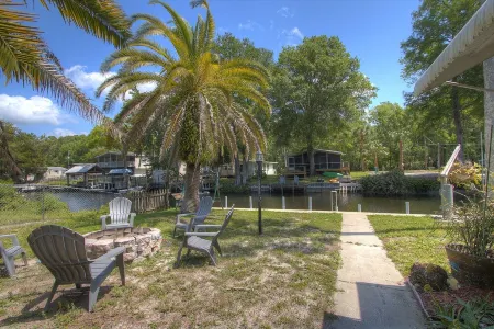 3 bedroom Farmhouse on the River