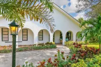 Peaceful and Spacious Pool home in Jensen Beach! RV-Boat Prkg-Fenced Yrd